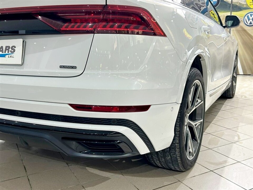 Audi Q8 50 3.0 tdi mhev Sport quattro tiptronic Elettrica / Diesel