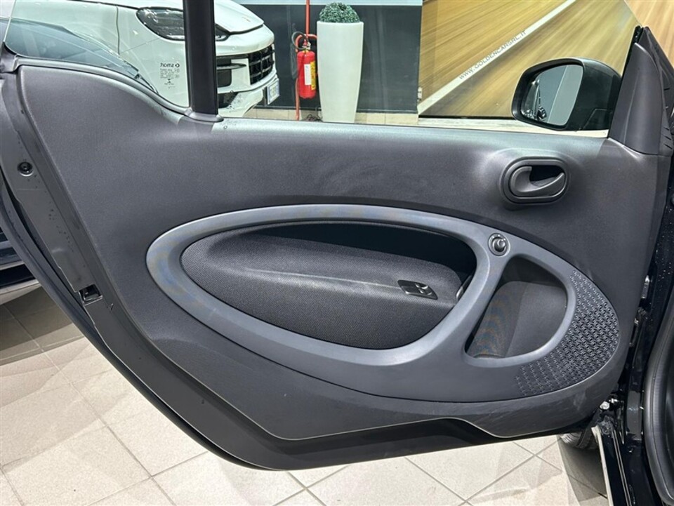Smart Fortwo eq Pure 22kW Elettrica
