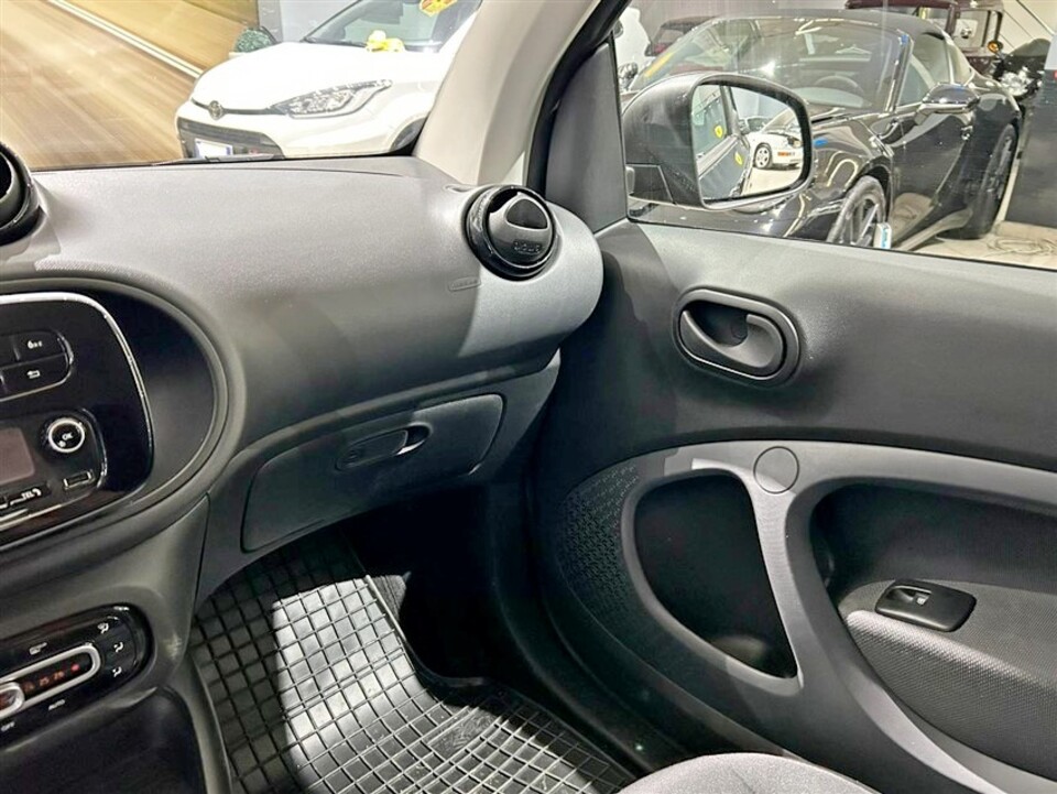 Smart Fortwo eq Pure 22kW Elettrica