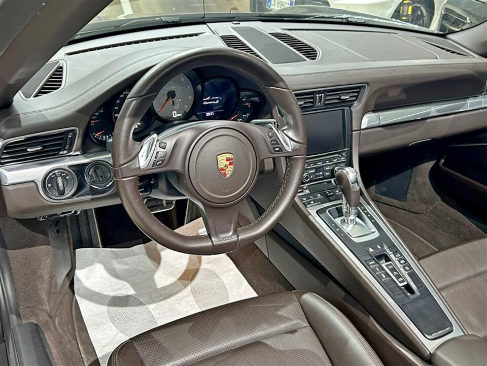 Porsche 911 Benzina