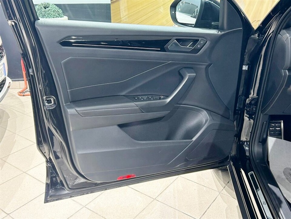 Volkswagen T-Roc 2.0 tdi R-Line 150cv dsg Diesel