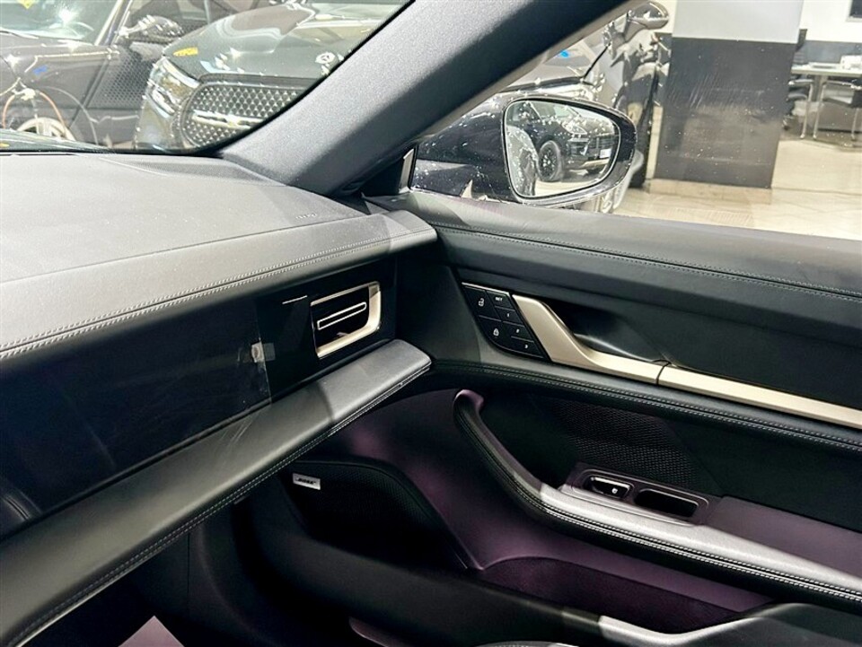 Porsche Taycan 4S Sport turismo Elettrica