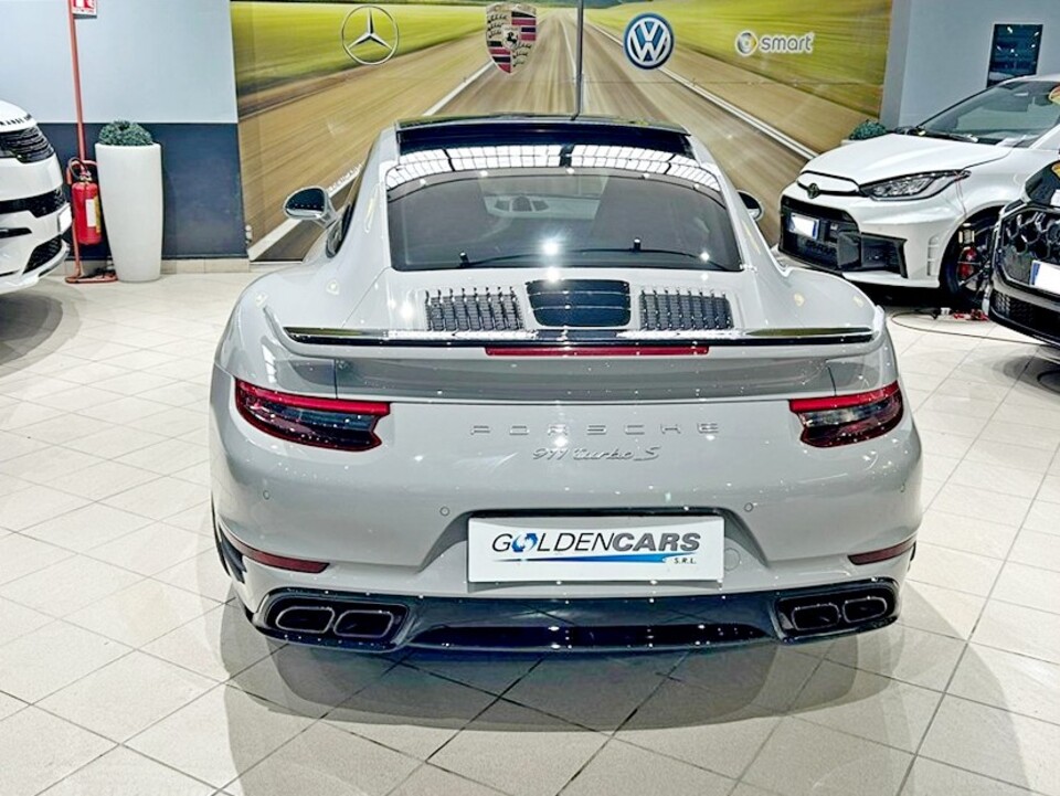 Porsche 911 Turbo S da 580 Cv Benzina