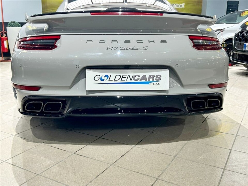 Porsche 911 Turbo S da 580 Cv Benzina