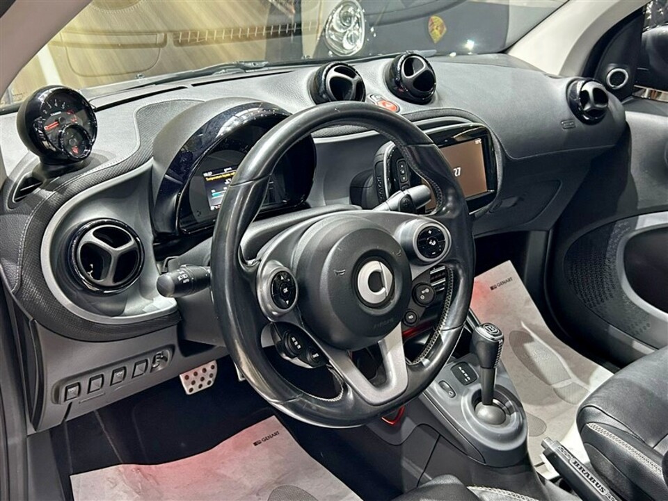Smart Fortwo Cabrio 0.9 t Brabus 109cv twinamic Xclusive Benzina