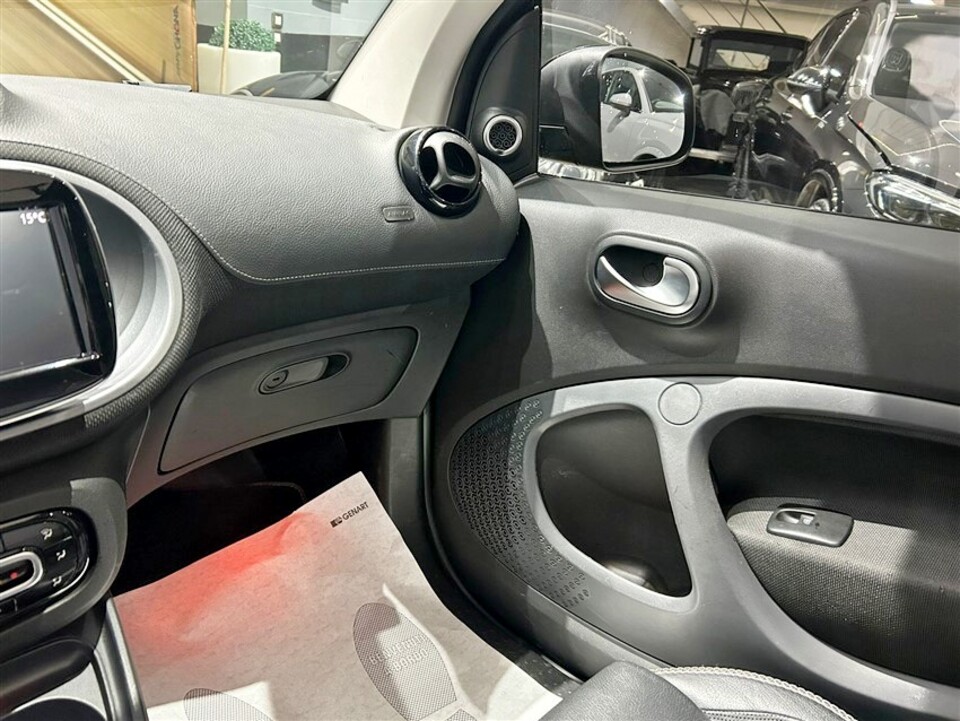 Smart Fortwo Cabrio 0.9 t Brabus 109cv twinamic Xclusive Benzina