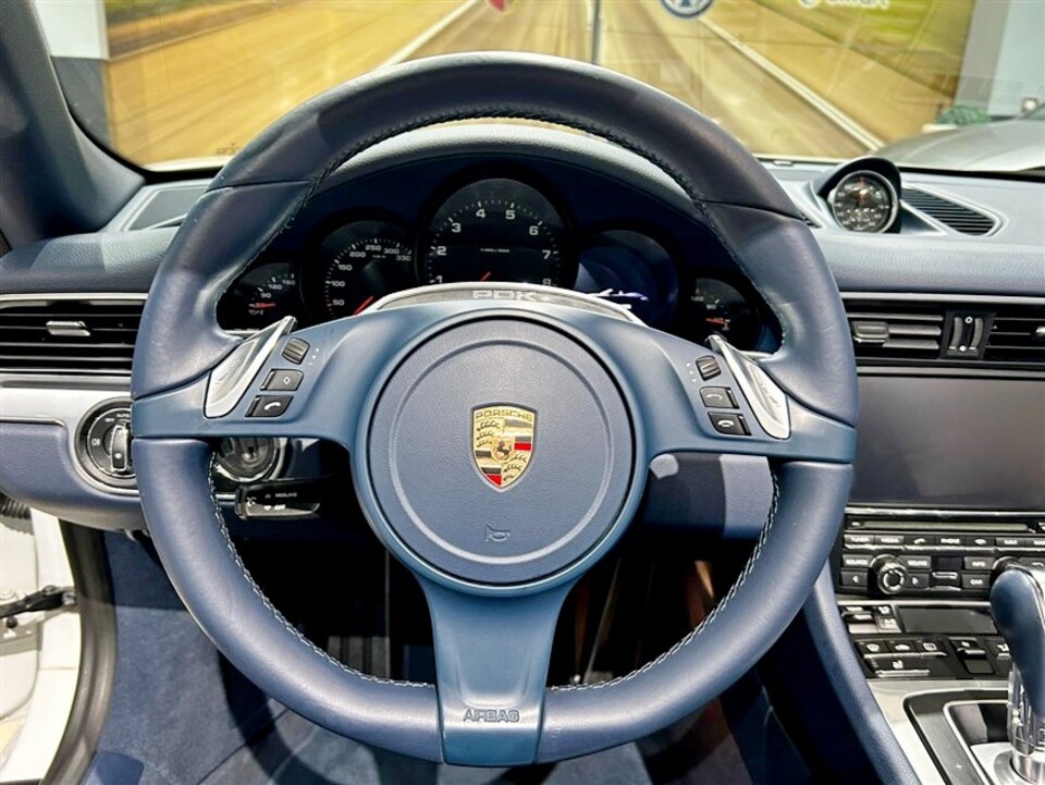 Porsche 911 3.4 cabrio da 349 Cv Benzina