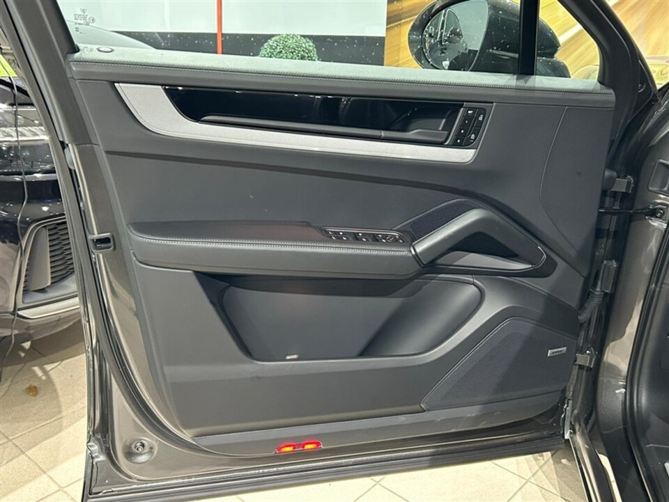 Porsche Cayenne Benzina