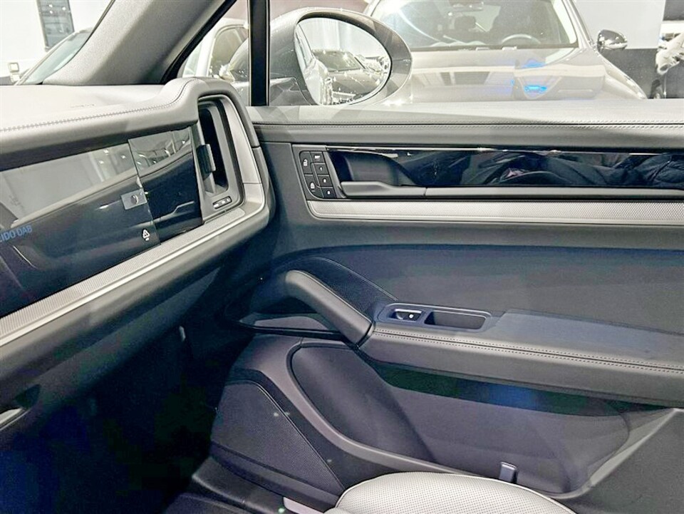 Porsche Cayenne Benzina