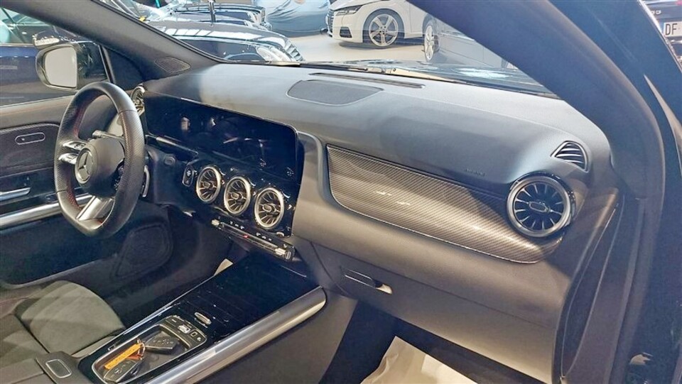 Mercedes-Benz GLA 200 D 200 d Automatic AMG Line Premium Plus Diesel