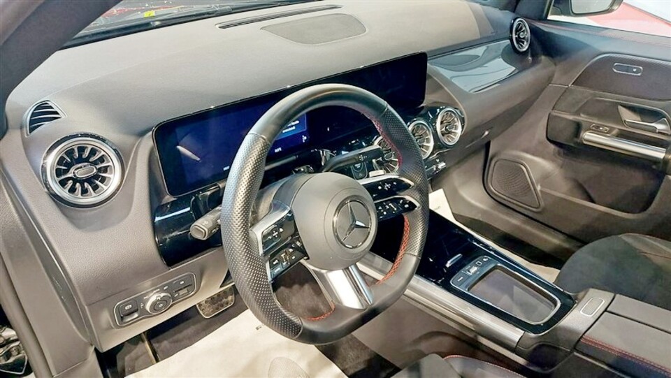 Mercedes-Benz GLA 200 D 200 d Automatic AMG Line Premium Plus Diesel