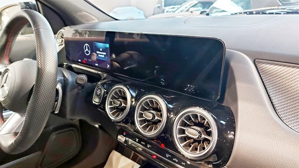 Mercedes-Benz GLA 200 D 200 d Automatic AMG Line Premium Plus Diesel