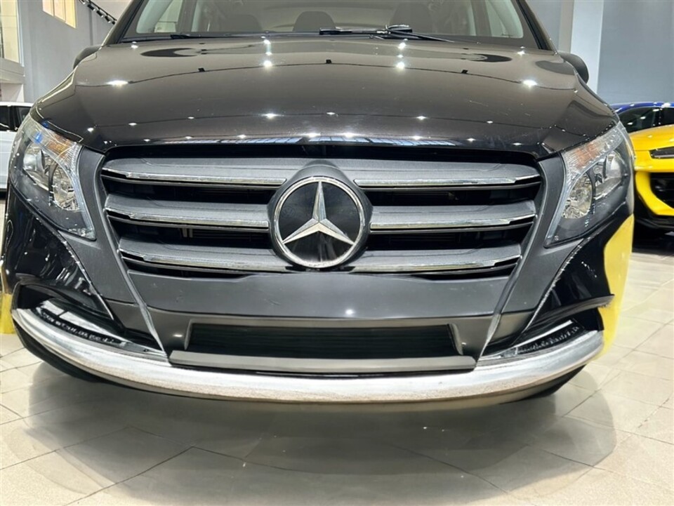 Mercedes-Benz Vito Vito Tourer Pro XL doppie porte Solo 16000 km Diesel