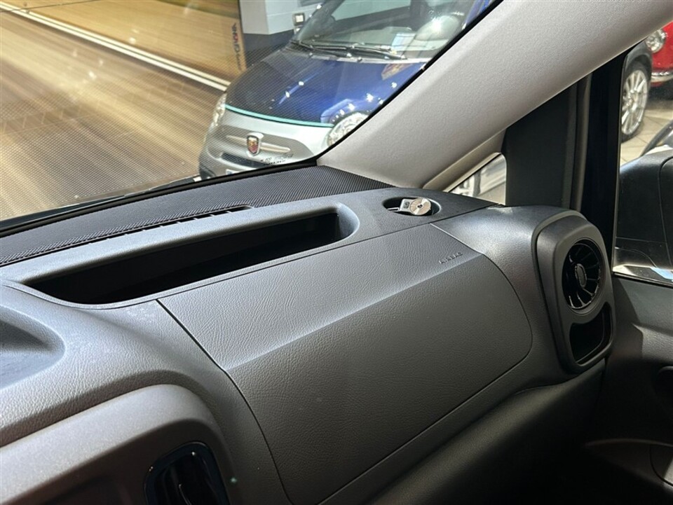 Mercedes-Benz Vito Vito Tourer Pro XL doppie porte Solo 16000 km Diesel