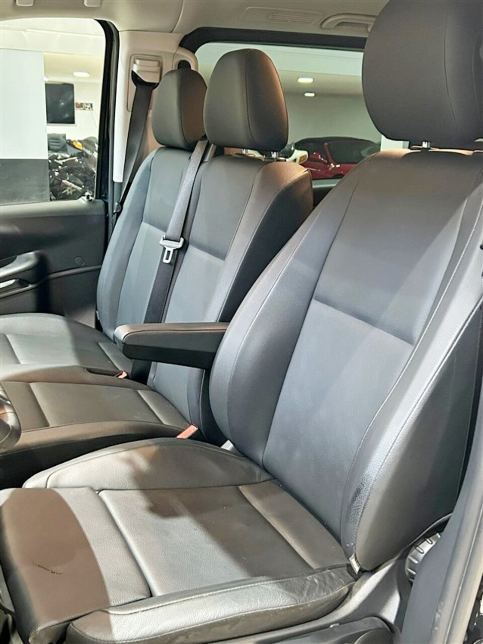 Mercedes-Benz Vito Vito Tourer Pro XL doppie porte Solo 16000 km Diesel