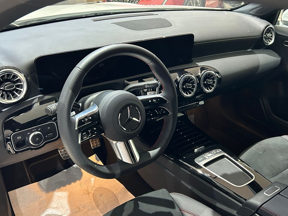 Mercedes-Benz A 180 A 180 d AMG Line Premium auto Diesel