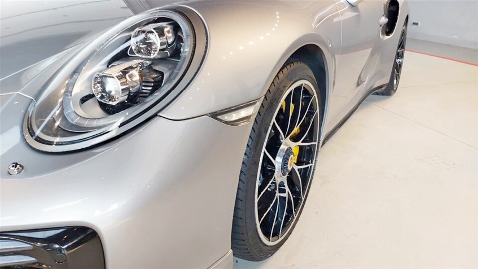 Porsche 911 Coupe 3.8 Turbo S 580cv auto Benzina