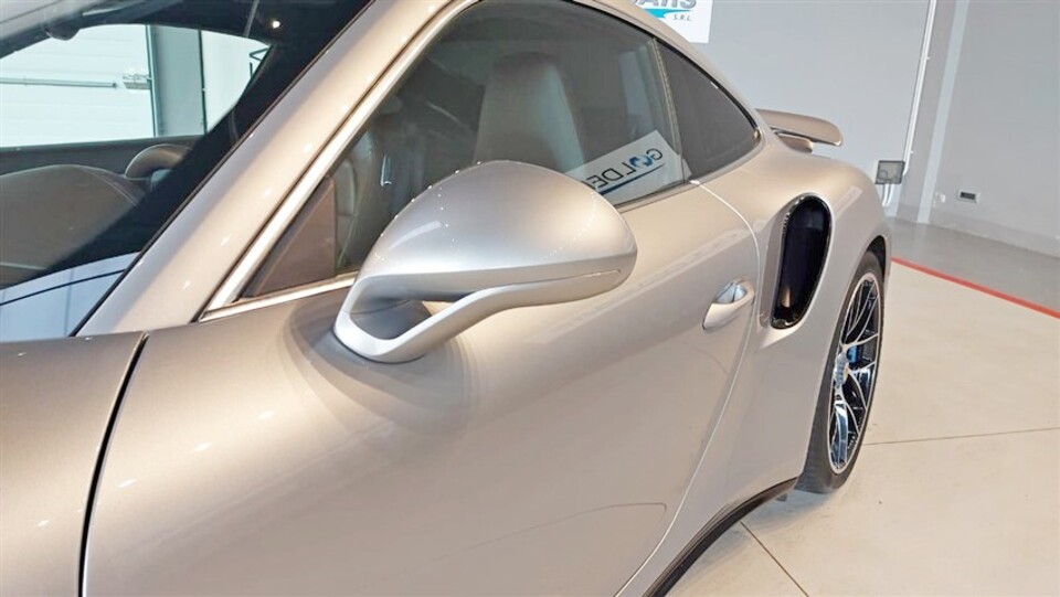 Porsche 911 Coupe 3.8 Turbo S 580cv auto Benzina