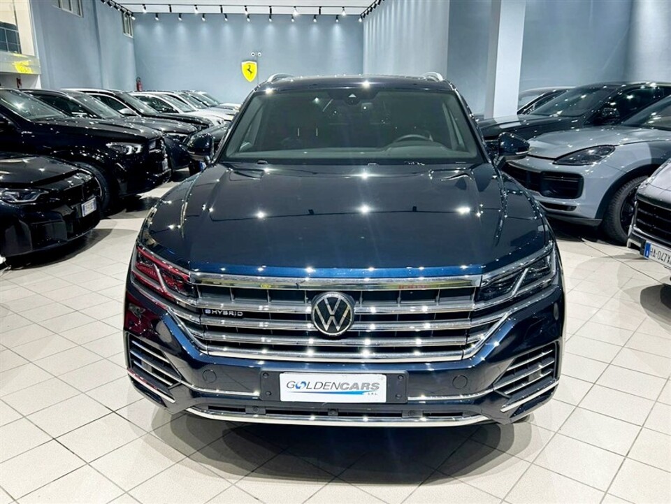 Volkswagen Touareg 3.0 V6 tsi eh Elegance tiptronic Elettrica / Benzina