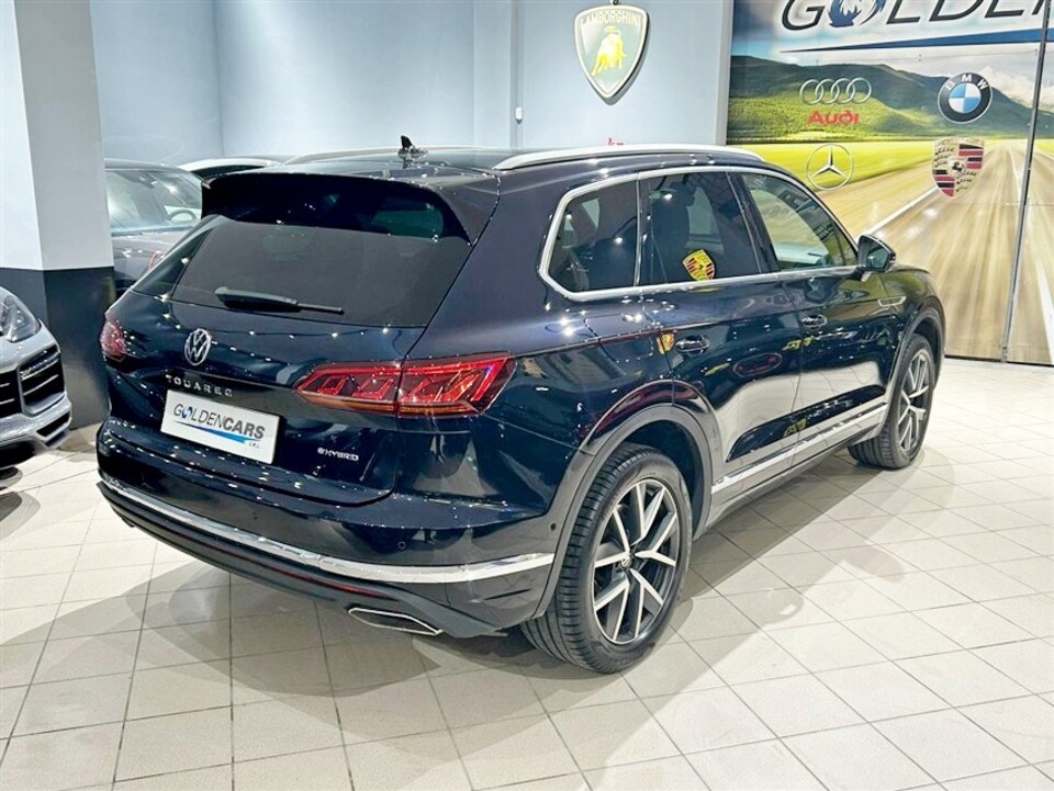Volkswagen Touareg 3.0 V6 tsi eh Elegance tiptronic Elettrica / Benzina