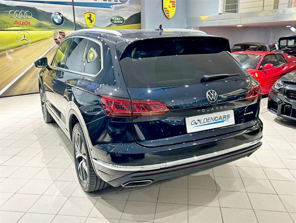 Volkswagen Touareg 3.0 V6 tsi eh Elegance tiptronic Elettrica / Benzina
