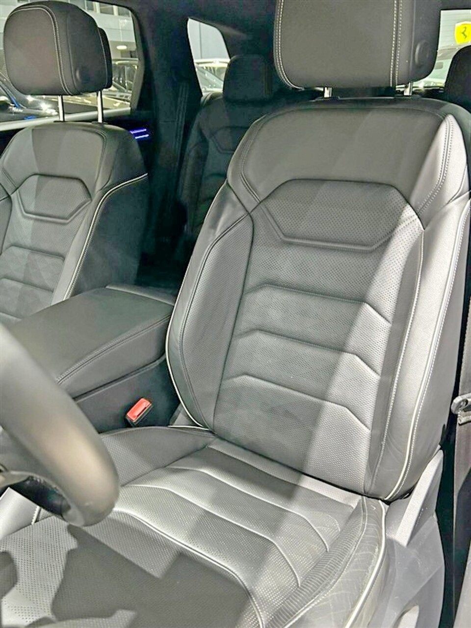 Volkswagen Touareg 3.0 V6 tsi eh Elegance tiptronic Elettrica / Benzina