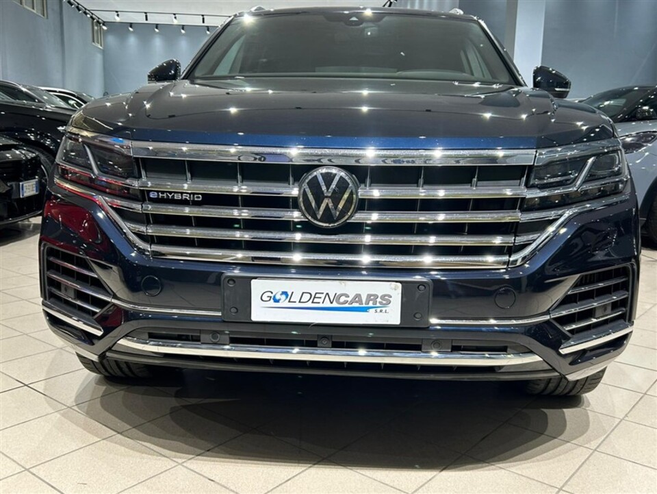 Volkswagen Touareg 3.0 V6 tsi eh Elegance tiptronic Elettrica / Benzina