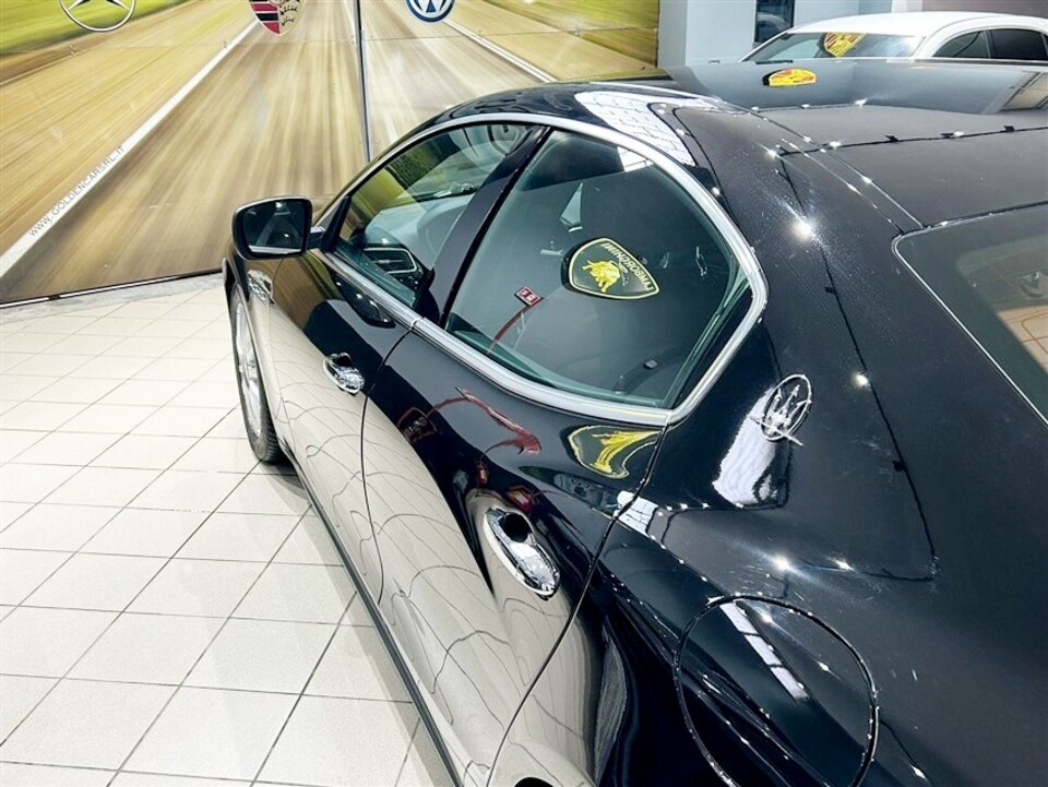 Maserati Ghibli 3.0 V6 ds 275cv auto Diesel