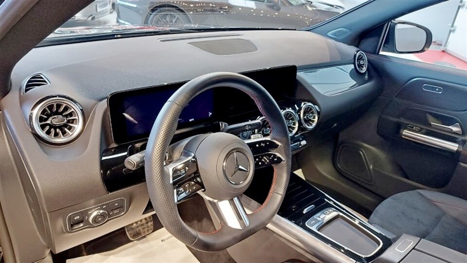 Mercedes-Benz GLA 200 D Automatic GLA 200 d Premium AMG Line Diesel