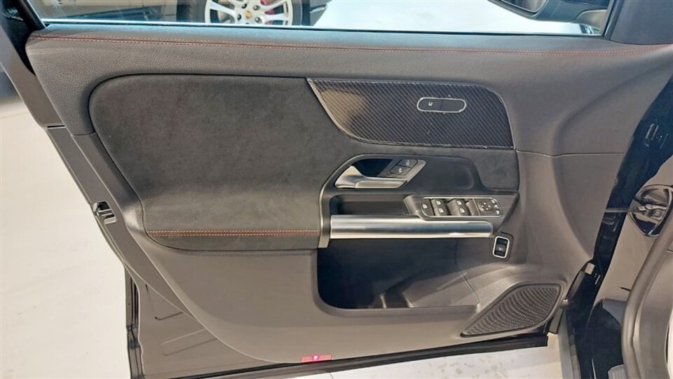 Mercedes-Benz GLA 200 D Automatic GLA 200 d Premium AMG Line Diesel