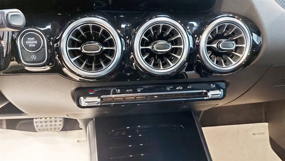 Mercedes-Benz GLA 200 D Automatic GLA 200 d Premium AMG Line Diesel