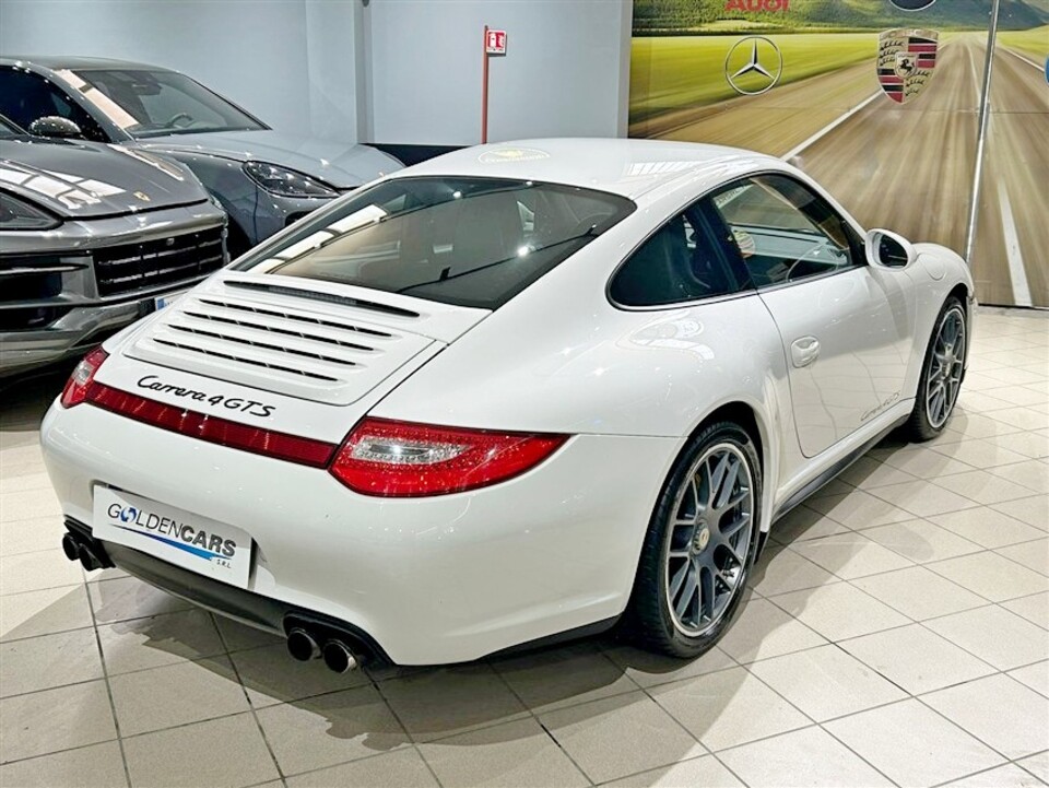 Porsche 911 Coupe 3.8 Carrera 4 GTS Benzina