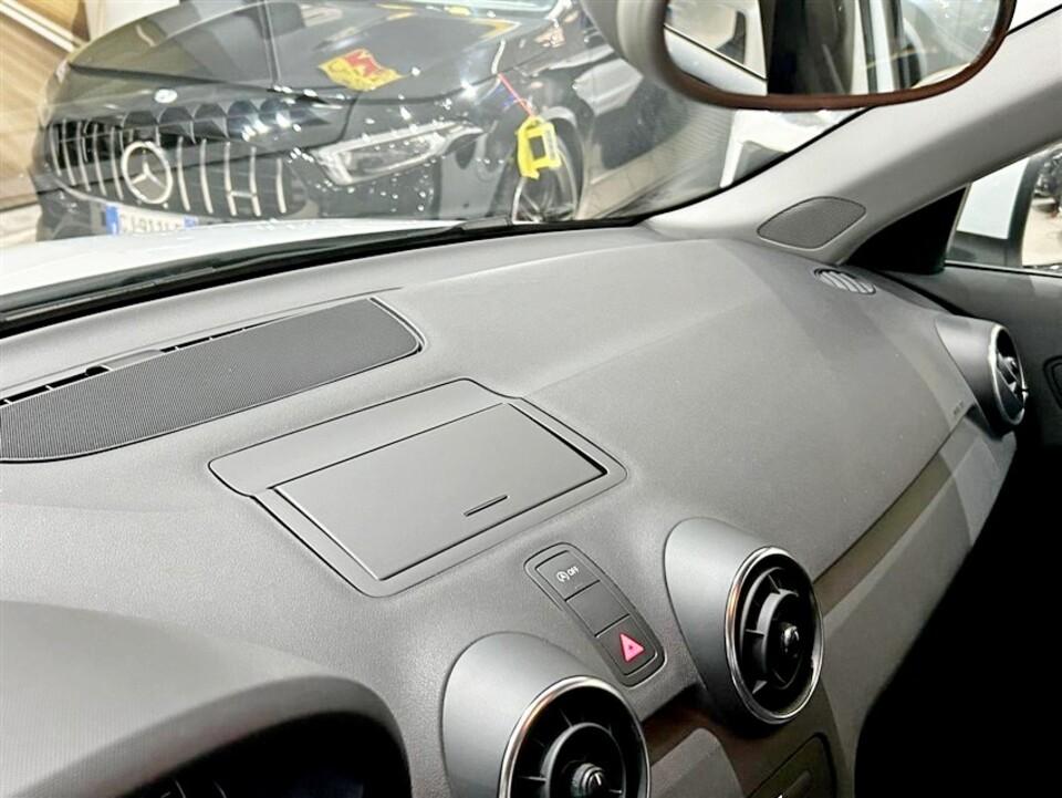 Audi A1 Sportback 1.4 tdi Attraction s-tronic Diesel