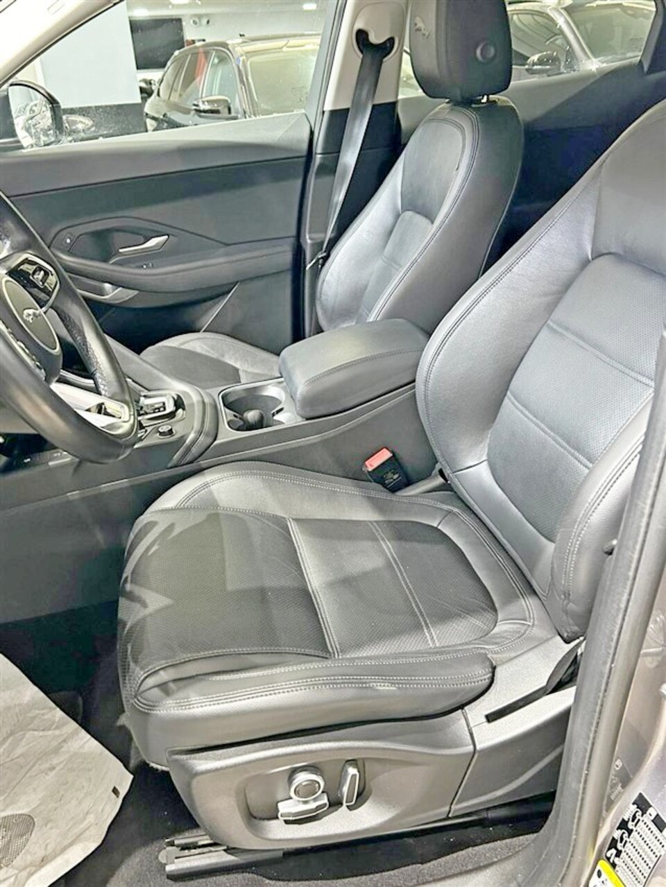 Jaguar E-Pace 2.0d i4 mhev S awd 163cv Autocarro !!! Elettrica / Diesel