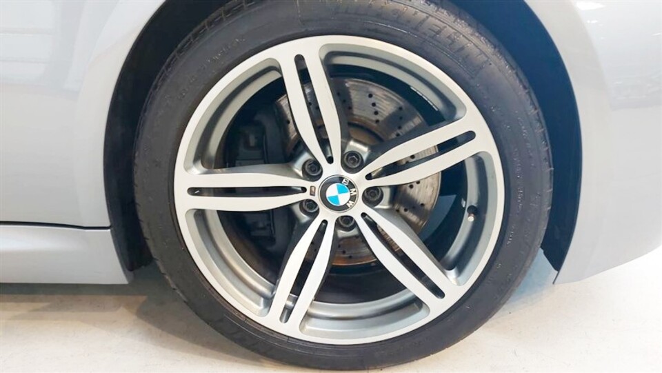 BMW m6 cabrio da 507 Cv Benzina