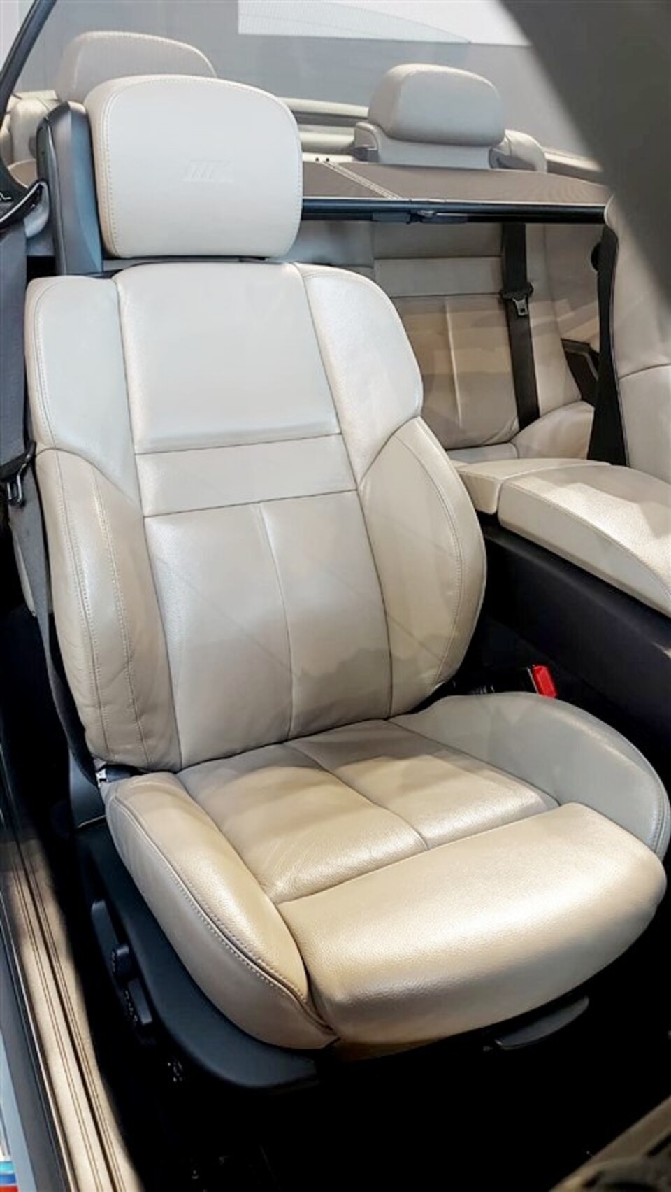 BMW m6 cabrio da 507 Cv Benzina