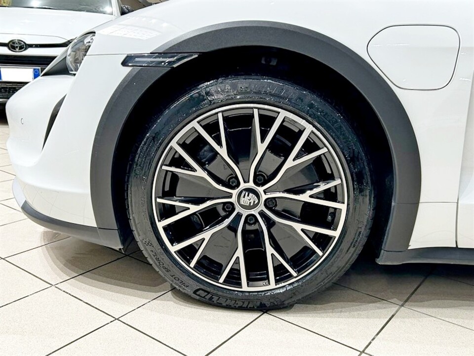 Porsche Taycan Sport Turismo Elettrica