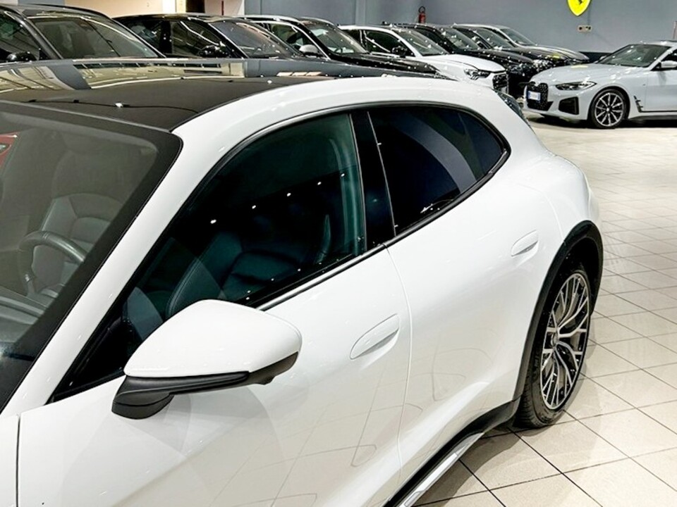 Porsche Taycan Sport Turismo Elettrica