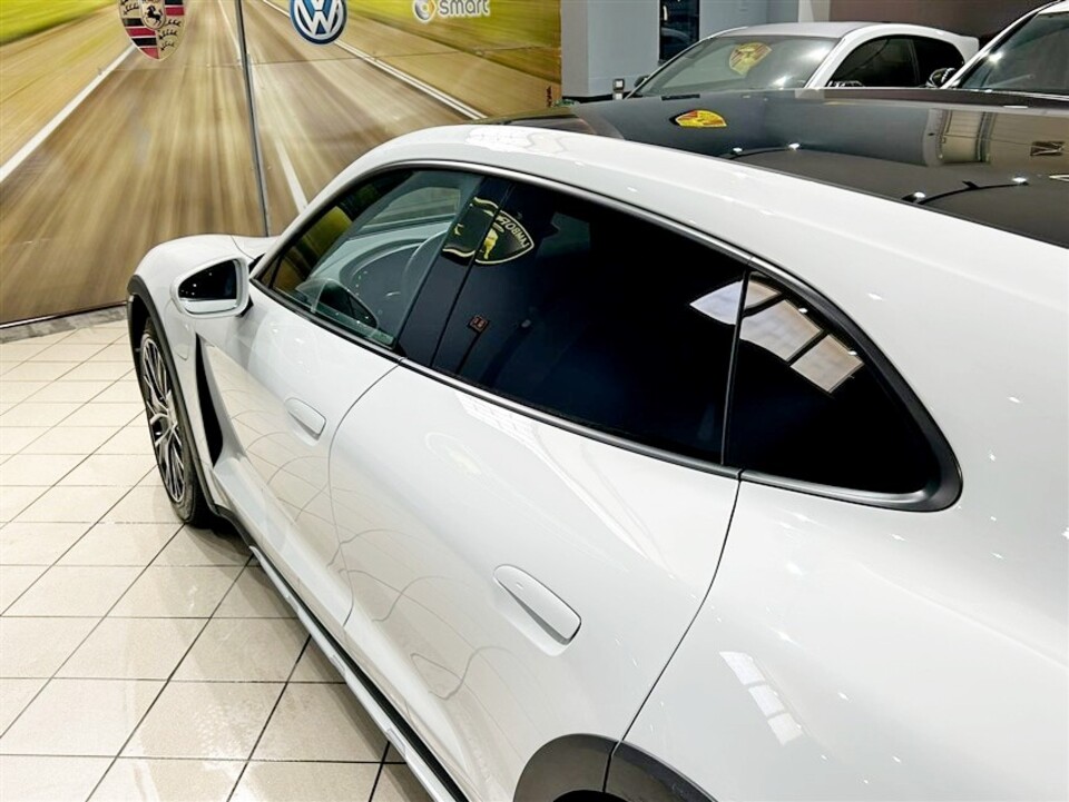 Porsche Taycan Sport Turismo Elettrica