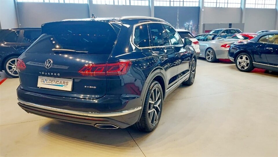 Volkswagen Touareg 3.0 V6 tsi eh Elegance tiptronic Elettrica / Benzina