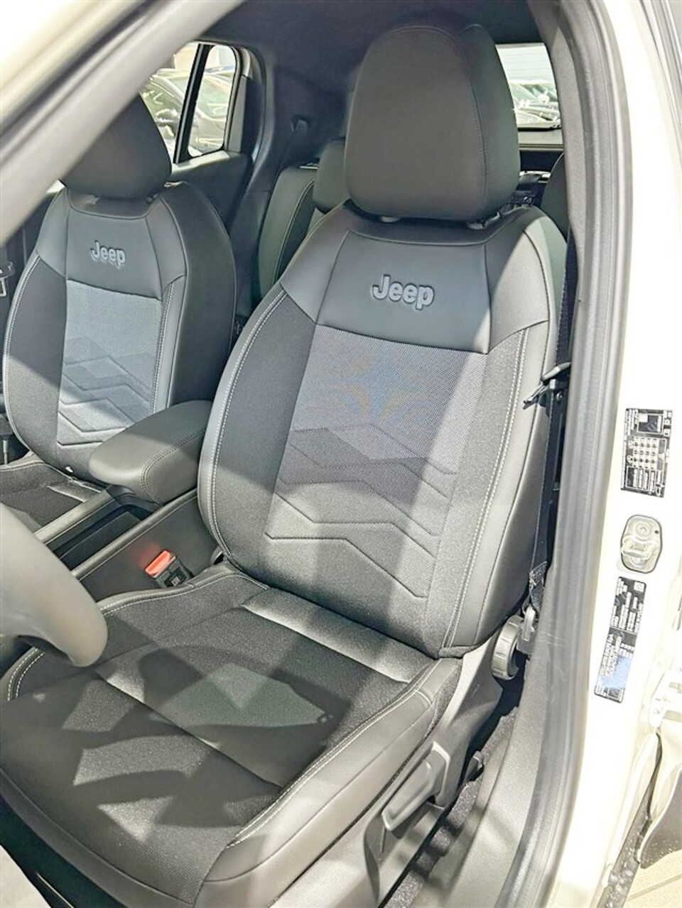 Jeep Avenger 1.2 turbo e-hybrid mhev ALTITUDE fwd 110cv edct6 Elettrica / Benzina