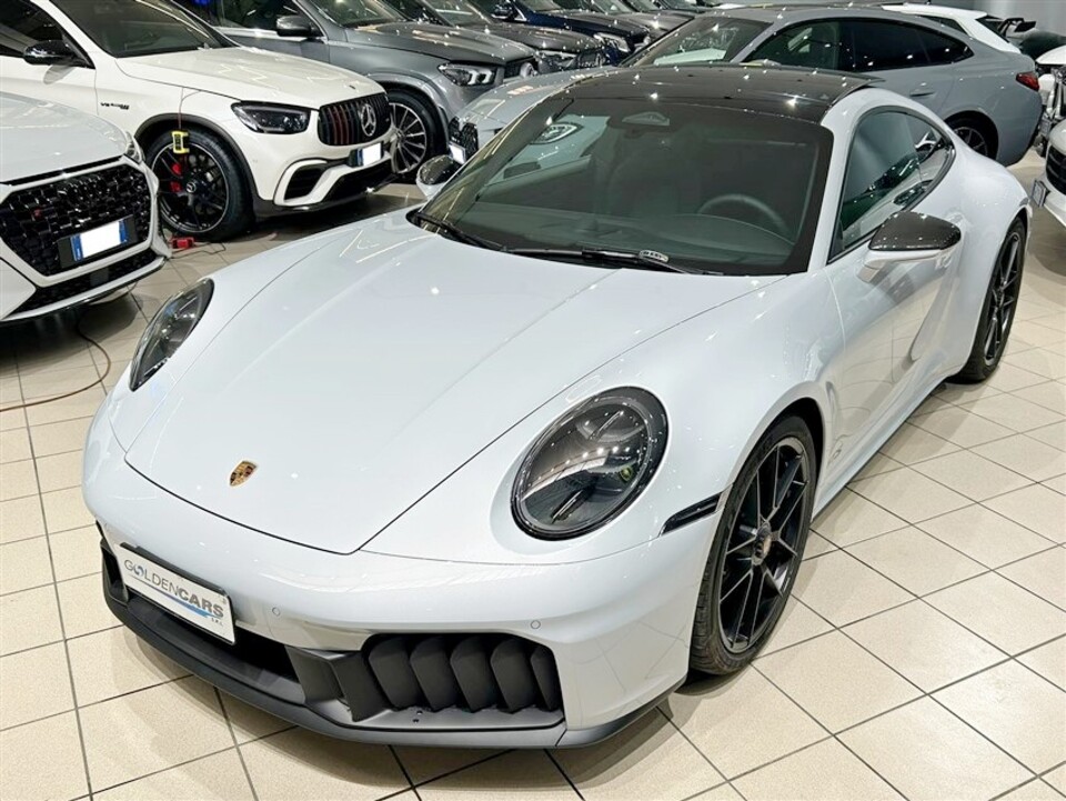 Porsche 911 Carrera GTS Elettrica / Benzina