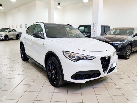 Alfa Romeo Stelvio 2.0 t Executive Q4 280cv auto my19 Benzina