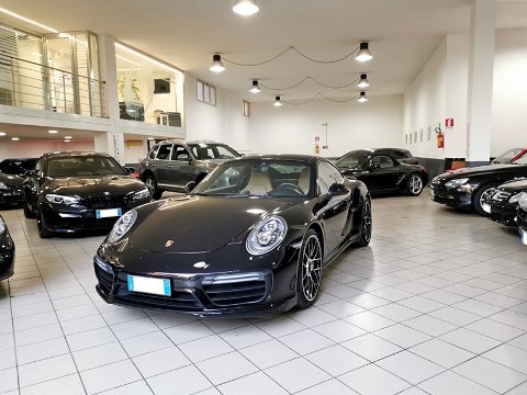 Porsche 911 turbo s da 581 Cv Benzina