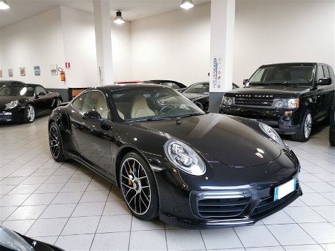 Porsche 911 turbo s da 581 Cv Benzina