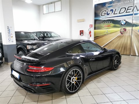 Porsche 911 turbo s da 581 Cv Benzina