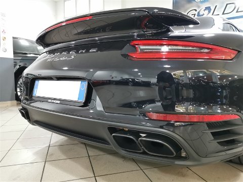 Porsche 911 turbo s da 581 Cv Benzina