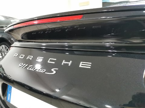 Porsche 911 turbo s da 581 Cv Benzina