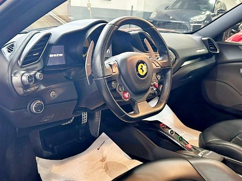 Ferrari 488 GTB Benzina