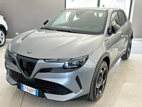 Alfa Romeo Junior 1.2 ibrida Speciale 145cv edct6 Elettrica / Benzina